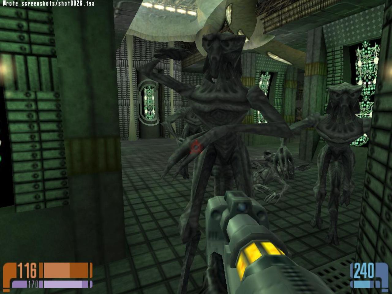 [26/11/2001] 2000 - Star Trek: Voyager - Elite Force: Auch die USS Voyager und Borg-Kuben können in OpenGL gerendert werden, weil Entwickler Raven auf die Id tech 3-Engine setzt.